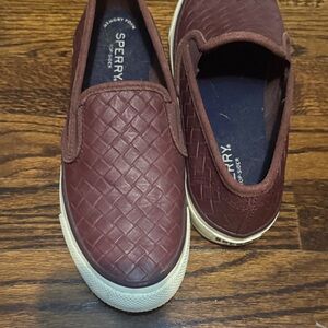Sperry women’s Burgundy Woven Slip-Ons